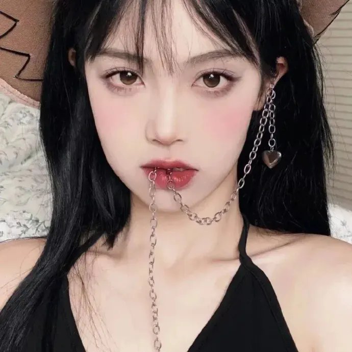 鲨鱼女孩